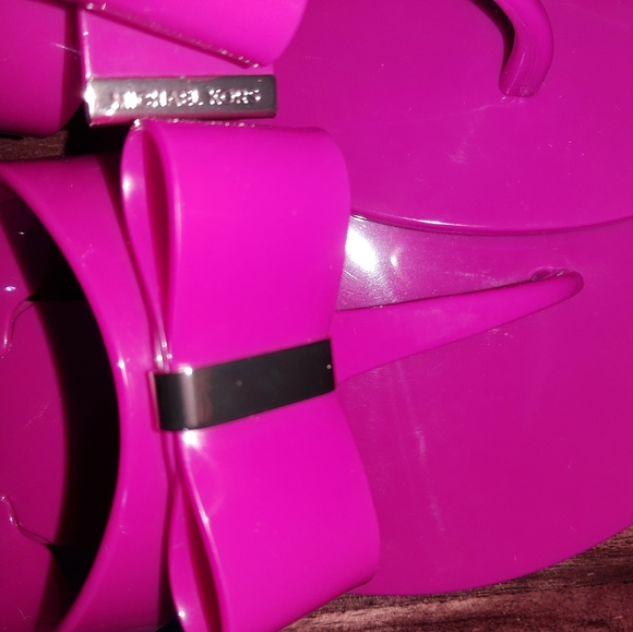 Michael Kors thongs $$ SOLD-OUT - Picture 4 of 9